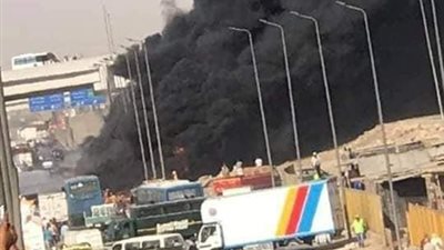 إغلاق الطرق المؤدية لموقع حريق خط المازوت بطريق الإسماعيلية الصحراوي (صور)