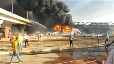 34 سيارة إطفاء وتفحم 31 سيارة وإصابة 7.. حريق خط مازوت طريق الإسماعيلية في أرقام