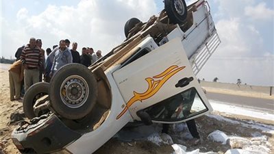 بينهم أطفال.. إصابة 12 عاملا باليومية في انقلاب ربع نقل بالطريق الإقليمي بالشرقية
