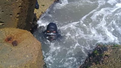 لليوم الثامن.. الضفادع البشرية وفرق الإنقاذ والصيادين يبحثون عن طالب كلية هندسة الغارق بمصيف بلطيم