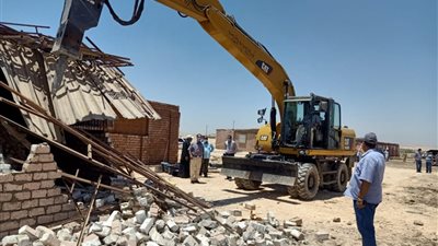 استرداد 105 فدان و3000متر مباني لأرض مخصصة لمنطقة التخزين الجمركي ببني غالب في أسيوط