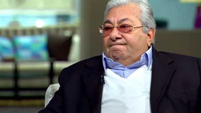 فاروق فلوكس: “عملت مهندس في المصانع الحربية.. وكنت بعاني عشان أروح للمسرح” (فيديو)