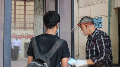 بدء توافد طلاب الثانوية العامة على اللجان في آخر أيام الامتحانات