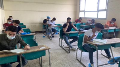 تداول إجابات امتحان الرياضيات البحتة “تفاضل وتكامل” لطلاب الثانوية العامة