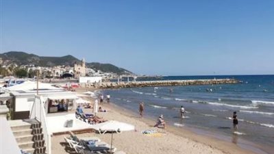 التفاصيل الكاملة لاتهام زوجة لاعب كرة قدم سابق بالعنصرية بسبب مربية أطفال (صورة)