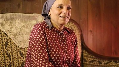 عارفة عبد الرسول المساعدة الخاصة لغادة عادل في فيلم “قمر 14”