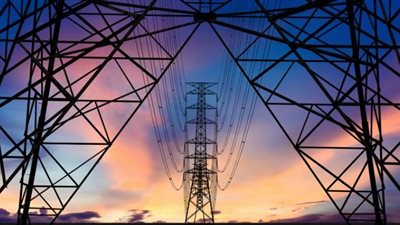 “الكهرباء” تبدأ الخطوات التنفيذية لمشروع الربط مع السعودية