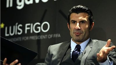 فيجو يروي كواليس انتقاله إلى ريال مدريد ومدى تأثير الصفقة في الكرة الإسبانية