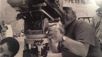 بصور من أفلامه.. ليلى علوي تحيي ذكرى رحيل المخرج محمد خان (صور)