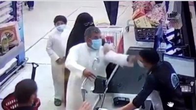 المصري المعتدى عليه بالكويت: “وزير الداخلية أكد أن القانون لازم يأخذ مجراه”