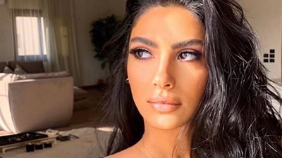 هدى المفتي في “لوك” جديد.. والجمهور: “نسخة من كيم كاردشيان” (صور)