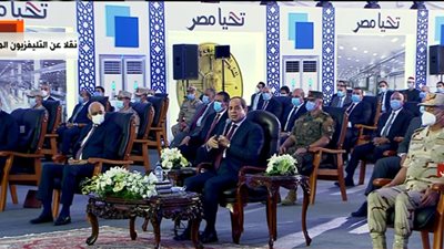 السيسي: “العامل يتوزن كل شهر مفيش هزار ولا دلع”