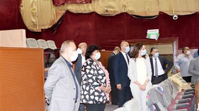 وزيرة الثقافة وأشرف زكي يتفقدان عدداً من المشروعات الجديدة بأكاديمية الفنون