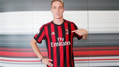 قبل ختام الدوري الإيطالي.. ميلان يعلن خضوع كونتي لعملية جراحية