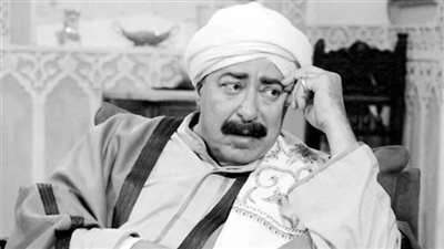 محمد منير وأنغام يقدمان واجب العزاء في صلاح السعدني