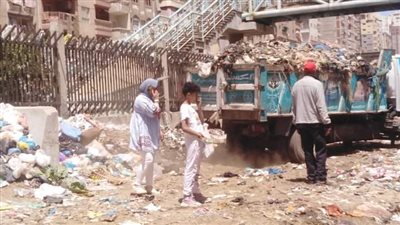 رفع 330 طن قمامة بحرم السكة الحديد تمهيدا لتنفيذ مشروع مترو الإسكندرية 
