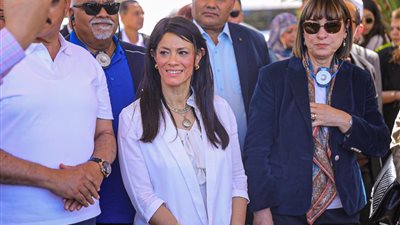 وزيرة التعاون الدولي ومسئولي الاتحاد الأوروبي ووكالات الأمم المتحدة يتفقدون المشروعات التنموية بأسوان