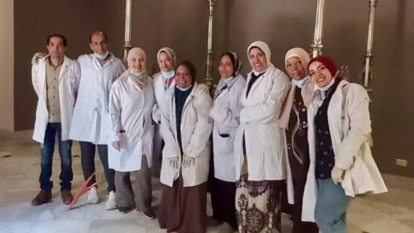 فريق ترميم سرير قصر