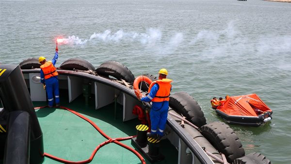 خلال التدريب في ميناء