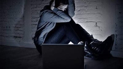 حاولت الانتحار أكثر من مرة.. جهات التحقيق بكفر الشيخ تستمع لضحية واقعة الابتزاز: هددها بالزواج أو الموت 