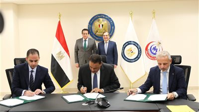 توقيع اتفاقيتين للمساهمة المجتمعية لقطاع البترول في دعم الرعاية الصحية بمطروح وبورسعيد 