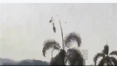 مصرع 10 أشخاص في حادث تحطم طائرتي هليكوبتر للبحرية الماليزية | فيديو