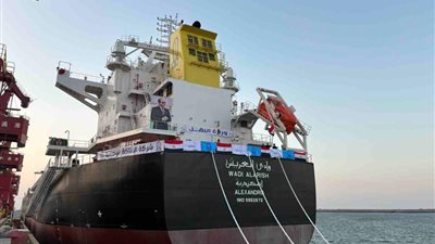 النقل تتعاقد مع شركة صينية لبناء سفينتين جديدتين بالأسطول البحري