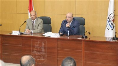 محافظ بني سويف يعقد اجتماعا لمناقشة استعدادات بدء تطبيق قانون التصالح الجديد 