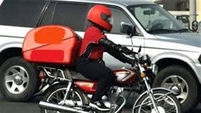 مخدرات دليفري.. القبض على تاجر يوزع البانجو والحشيش بدراجته النارية في الأقصر