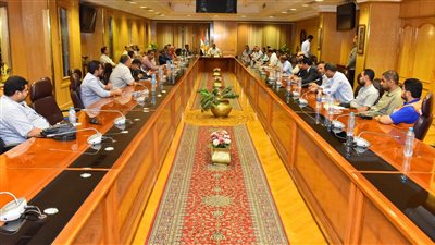 محافظ أسيوط يتابع المراحل النهائية لمشروعات المرحلة الأولى من حياة كريمة