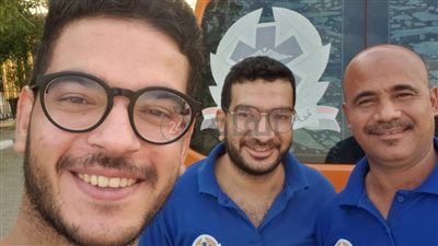 سيدة تضع رضيعها في ولادة طبيعية داخل سيارة الإسعاف بالبحر الأحمر|صور