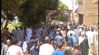 وجبات طعام إكرامًا للضيوف.. أهالي الأقصر يحتفلون بـ افتتاح مسجد الجوايدة بعد التجديد| بث مباشر 