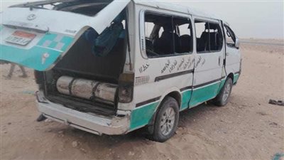 بسبب العاصفة.. إصابة 6 أشخاص في انقلاب سرفيس على صحراوي قنا