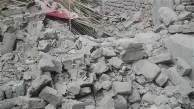 انهيار 3 منازل في قنا بسبب العاصفة الترابية