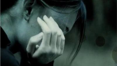 عفاف تصرخ في محكمة الأسرة: عمل لي عمل في ملابسي الداخلية ونيمني مغناطيسي وسرق الذهب