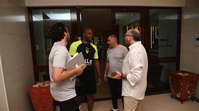 حسام المندوه يجهز لاعبي الزمالك بجلسات منفردة قبل لقاء دريمز الغاني 