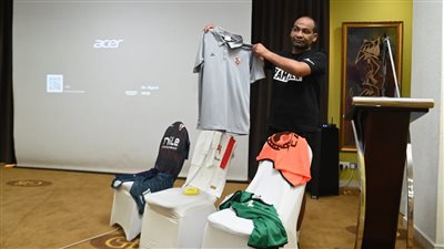 الزمالك بالزي التقليدي أمام دريمز الغاني في الكونفدرالية