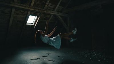 رجعت البيت متأخر.. طالبة تلقي بنفسها من شرفة عقار بسبب مشادة مع والدها بالشروق 