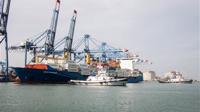 ميناء دمياط يستقبل 12 ألف طن سكر خلال 24 ساعة