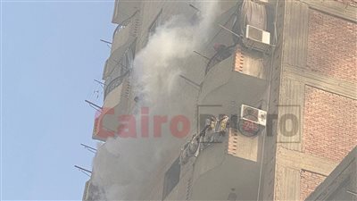 حريق شقة سكنية بعين شمس.. وسيارات الإطفاء تحاصر النيران