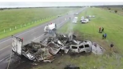 مصرع 18 شخصا وإصابة 32 آخرين في حادث سير بالمكسيك