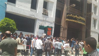عمال شركة مياه المنيا ينهون وقفتهم الاحتجاجية بعد الاستجابة لمطالبهم