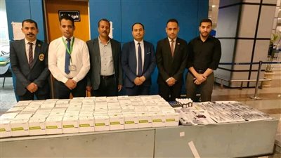 بدء التحقيق في محاولة راكب تهريب مستلزمات طبية بمطار الغردقة