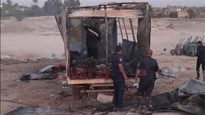 الحماية المدنية تسيطر على حريق كرفان بالقرب من المدينة الذهبية في الأقصر | بث مباشر