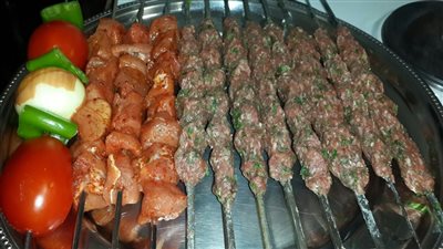 3 وصفات| تتبيلة الكباب المشوي السوري.. كباب حلبي بالثوم والبقدونس 