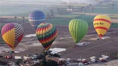 إلغاء رحلات البالون الطائر في الأقصر بسبب سرعة الرياح | بث مباشر
