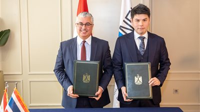 بقيمة 20 مليون دولار.. توقيع عقد أول مشروع تايلاندي بمصر لتصنيع الملابس الرياضية