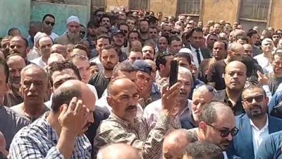 المئات يشاركون في تشييع جنازة الفنان والإعلامي هاني عصر بالمنوفية| بث مباشر 