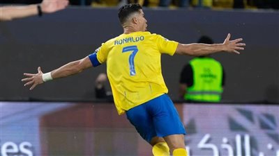 نتيجة مباراة النصر والخليج في نصف نهائي كأس الملك.. العالمي يتقدم بثنائية في الشوط الأول