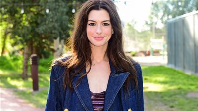 الممثلة آن هاثاواي تكشف عن تجربتها مع الإدمان وكيف تعافت منه؟